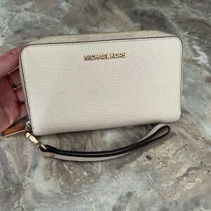Michael Kors wristlet